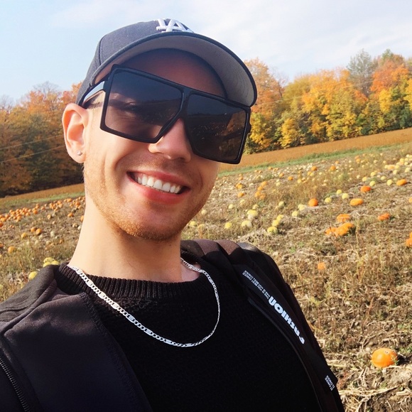 Meet your Posher, Jordan - Picture 1 of 1